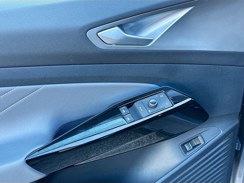 Used 2024 Volkswagen ID.4 S image 18