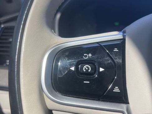 Used 2023 Volvo XC90 B6 Plus w/ Protection Package Premier image 12