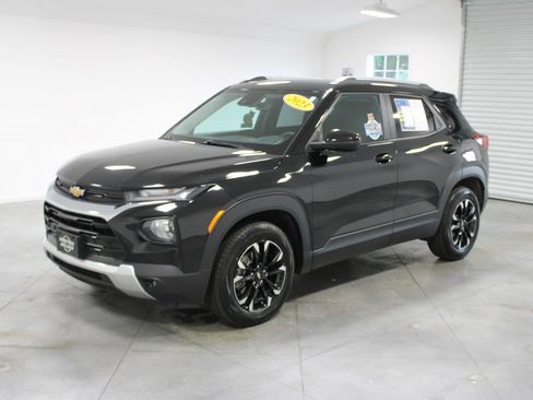 Used 2023 Chevrolet TrailBlazer LT w/ Convenience Package image 4