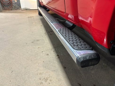 Used 2019 RAM 1500 Big Horn AWD/4WD image 12