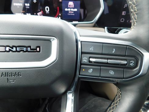 Used 2024 GMC Canyon Denali image 34