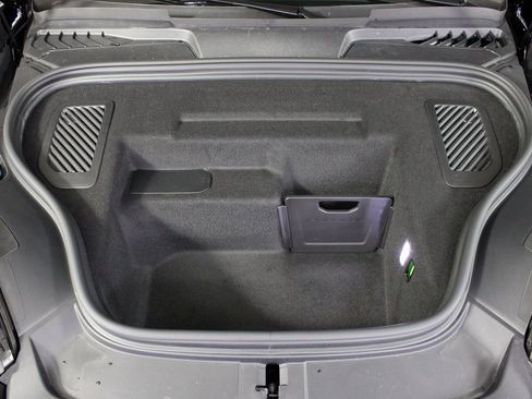 Used 2025 Porsche Macan Electric image 12