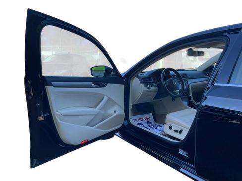 Used 2014 Volkswagen Passat 1.8T SE image 10