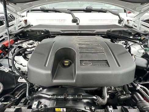 Used 2023 Land Rover Defender 130 First Edition image 31