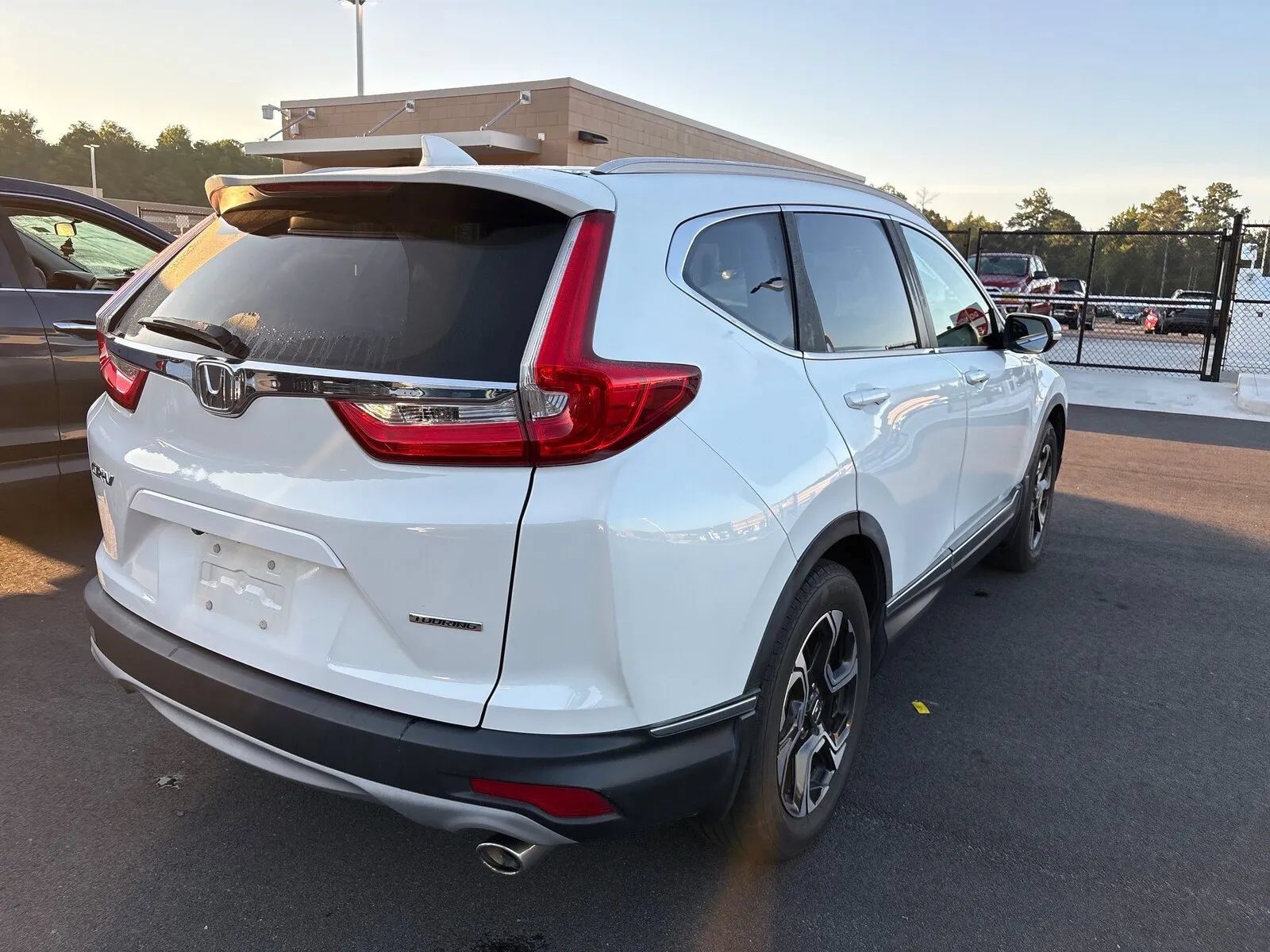Used 2019 Honda CR-V Touring image 2