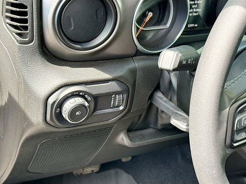 Used 2023 Jeep Wrangler Willys image 11