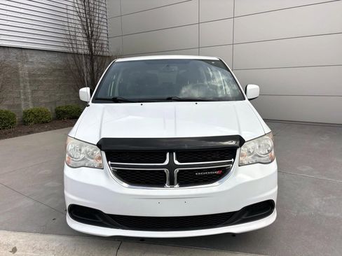 Used 2014 Dodge Grand Caravan SE FWD image 2