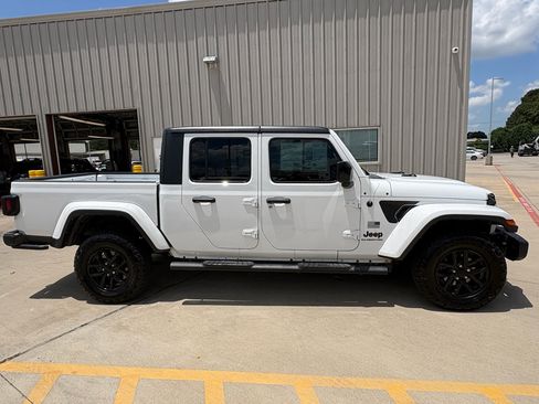 Used 2023 Jeep Gladiator Sport AWD/4WD image 8