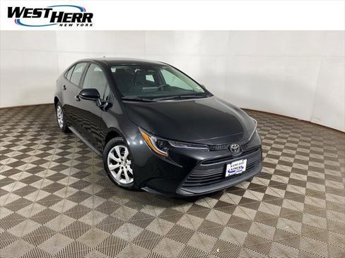 Certified 2023 Toyota Corolla LE image 1