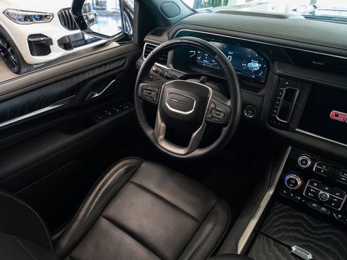 Used 2024 GMC Yukon Denali w/ Denali Reserve Package AWD/4WD image 9