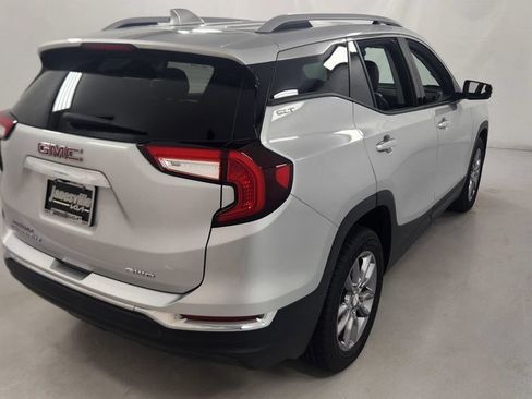 Used 2022 GMC Terrain SLT w/ LPO, Roadside Safety Package AWD/4WD image 3