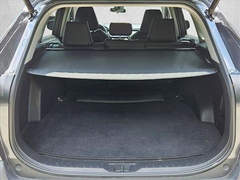 Used 2021 Toyota RAV4 XLE w/ Convenience Package FWD image 20