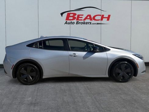 Used 2024 Toyota Prius LE image 9