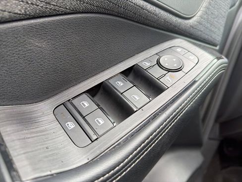 Used 2023 Nissan Rogue SV image 11