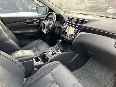 Used 2017 Nissan Rogue Sport SL image 29