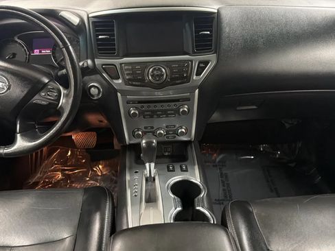 Used 2020 Nissan Pathfinder SL FWD image 17