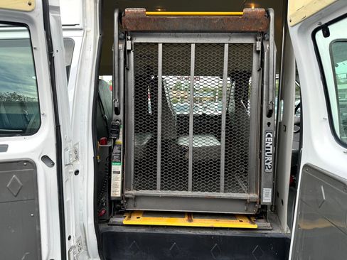 Used 2009 Ford E-250 and Econoline 250 Extended image 16