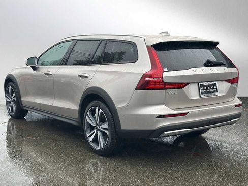 New 2026 Volvo V60 B5 Cross Country Plus w/ Climate Package image 5