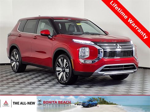 New 2025 Mitsubishi Outlander SE image 1