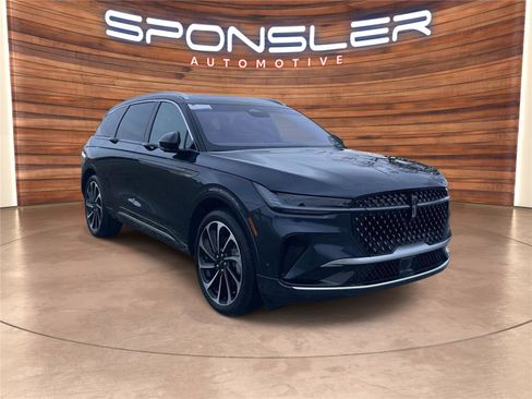 Used 2024 Lincoln Nautilus Black Label image 9