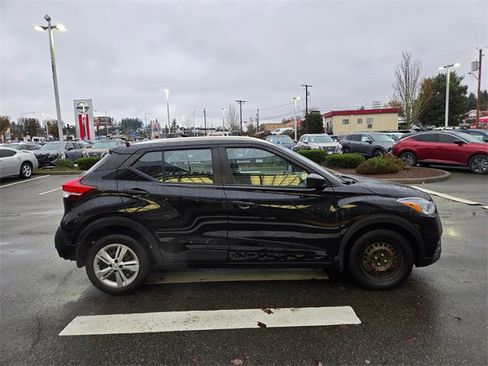 Used 2018 Nissan Kicks S w/ Exterior Package image 6