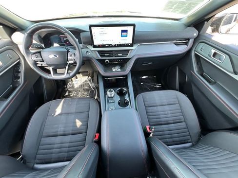 Used 2025 Ford Explorer ST-Line AWD/4WD image 8
