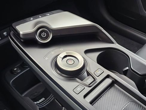 New 2025 Kia EV6 Light w/ Light LR Technology Package image 23