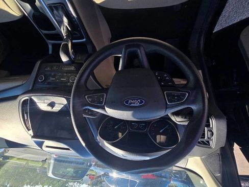Used 2018 Ford Escape SE w/ Ford Safe & Smart Package FWD image 25