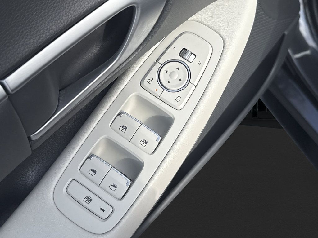 Certified 2025 Hyundai Sonata SEL FWD image 18