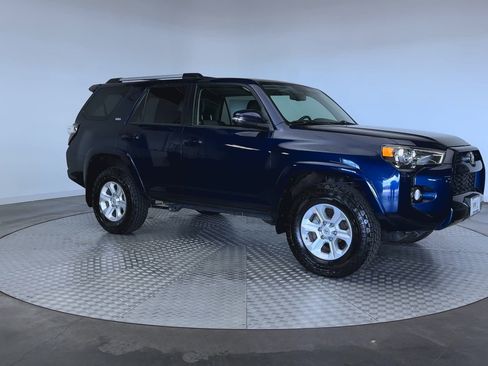 Used 2019 Toyota 4Runner SR5 Premium AWD/4WD image 2