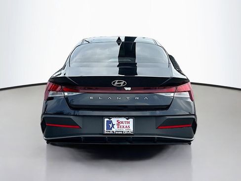 Used 2024 Hyundai Elantra SEL FWD image 6