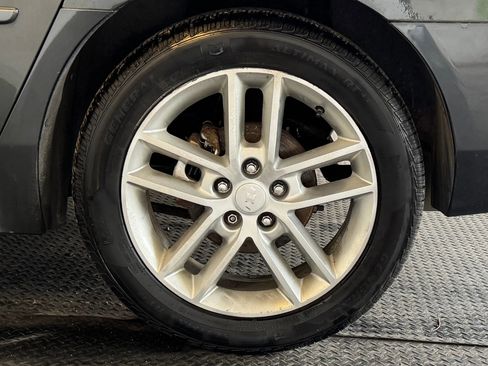 Used 2011 Chevrolet Impala LTZ image 8