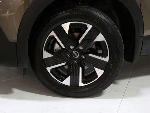 New 2026 Nissan Kicks SV image 2