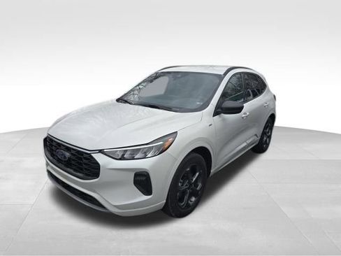 Used 2024 Ford Escape ST-Line image 2