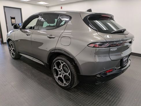 Used 2025 Alfa Romeo Tonale w/ Premium Package image 6
