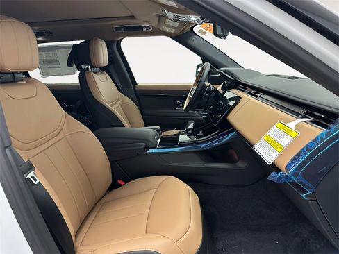 New 2025 Land Rover Range Rover Sport Dynamic SE image 15