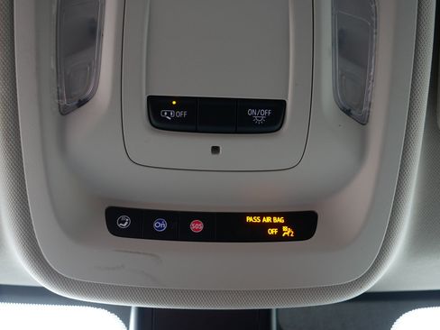 Used 2023 Buick Envision Preferred image 32