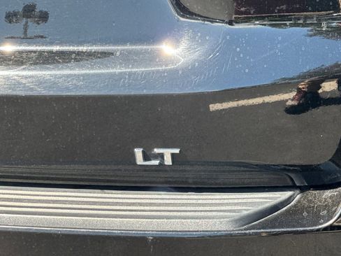 Used 2024 Chevrolet Suburban LT image 52