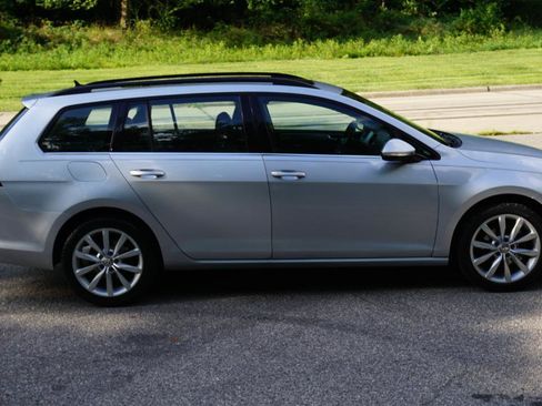 Used 2015 Volkswagen Golf S FWD image 6