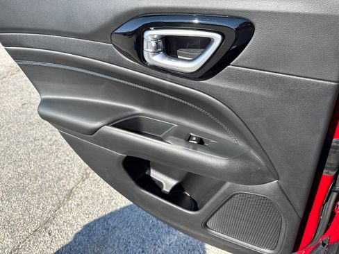 New 2026 Jeep Compass Latitude image 17