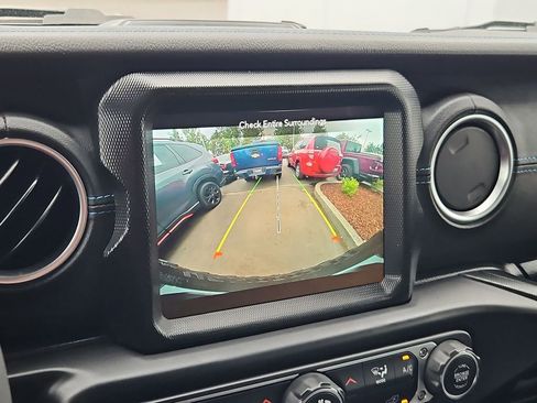 Used 2023 Jeep Wrangler Unlimited Rubicon 4xe AWD/4WD image 24