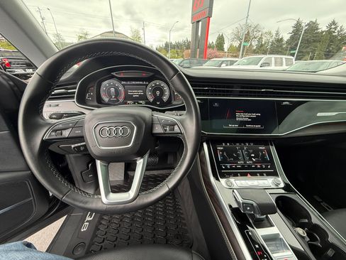 Used 2023 Audi Q8 Prestige AWD/4WD image 10