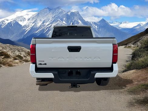 Certified 2025 Toyota Tacoma TRD Sport image 4