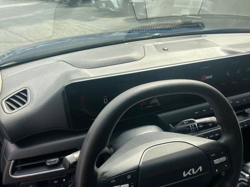 Used 2025 Kia K4 LXS image 30