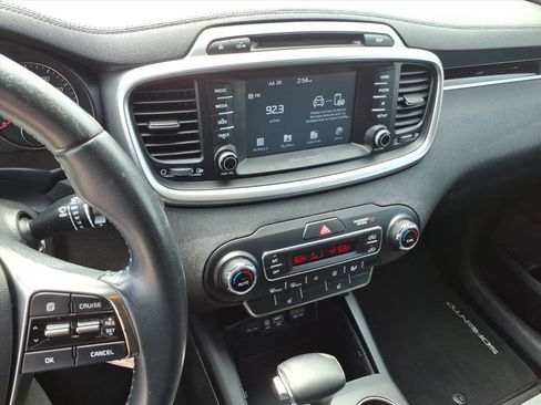 Used 2019 Kia Sorento AWD w/ LX Convenience Package image 29