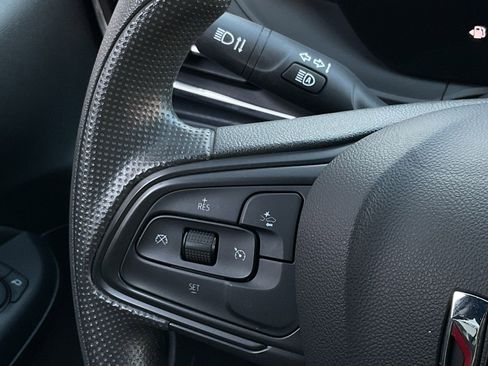 Used 2025 Buick Envista Preferred image 23