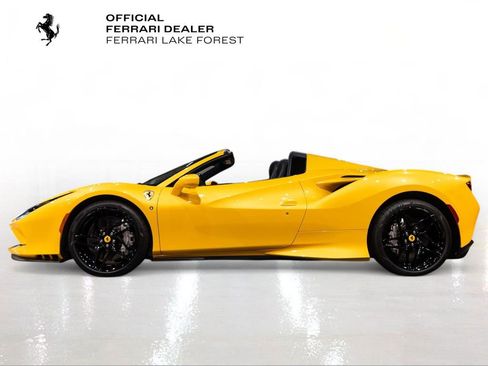 Certified 2023 Ferrari F8 Tributo RWD image 3