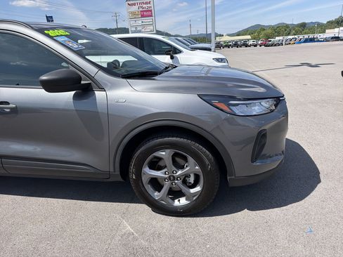 Used 2025 Ford Escape ST-Line AWD/4WD image 4