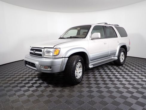 Used 2000 Toyota 4Runner Limited image 6