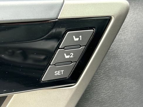 Used 2024 Toyota Tundra Limited image 26